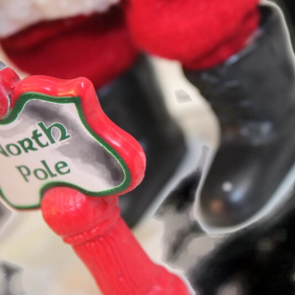 Christmas Holiday Scene Musical With Light Pre-owned It's Time - Picture 9 of 10